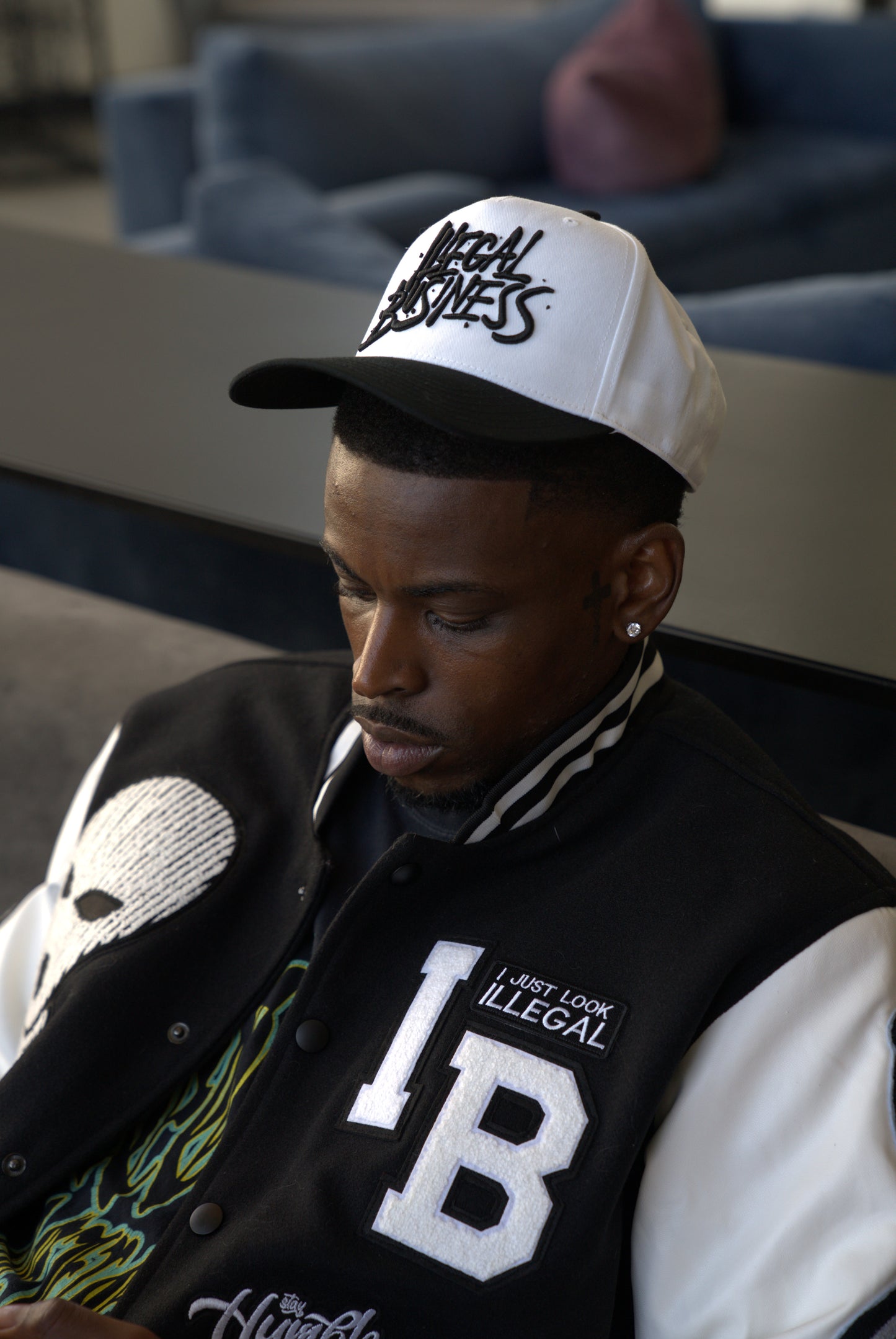 Illega Business Snapback - Black/White